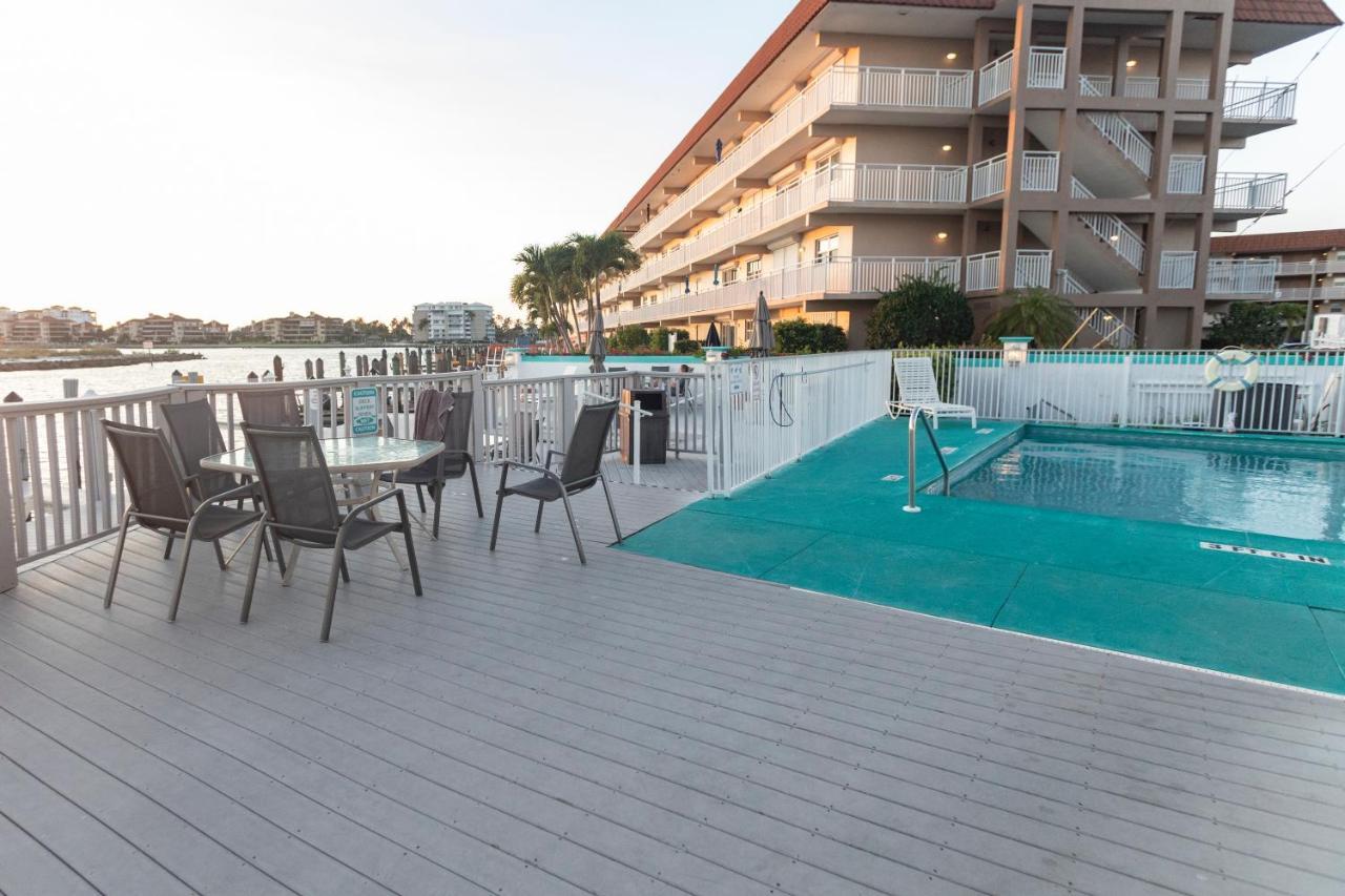 Motel The Boathouse Marco Island Exterior foto